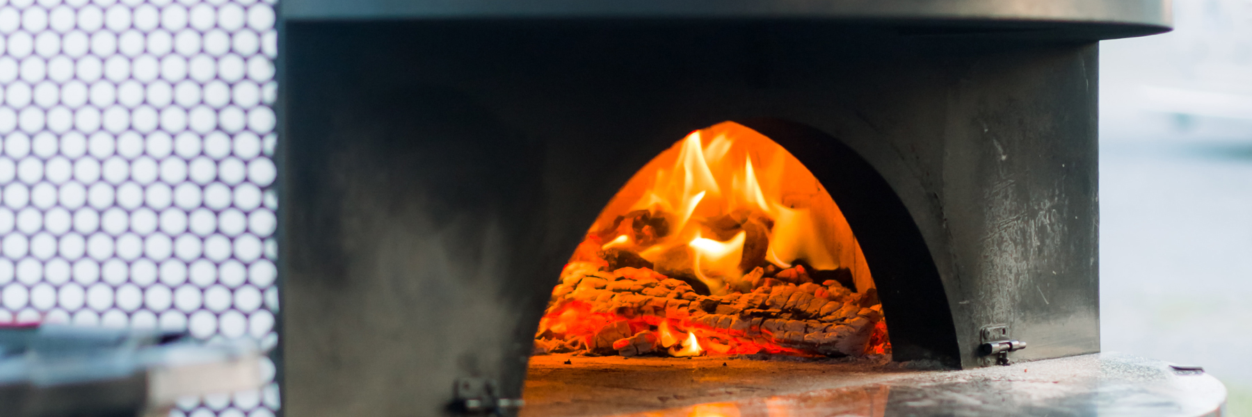 Cipolla Rossa's Wood Fired Oven at work
